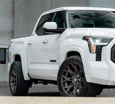 Фото дисков 4PLAY 4P83 на Toyota Tundra III