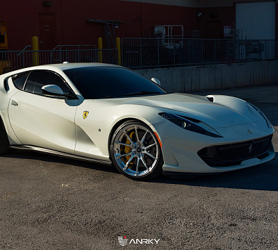 Фото дисков Anrky AN12 на Ferrari 812