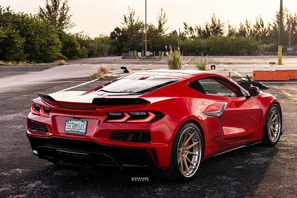 Фото дисков Strasse Wheels SV10 Deep Concave FS Сатиновая шампань на Chevrolet Corvette C8