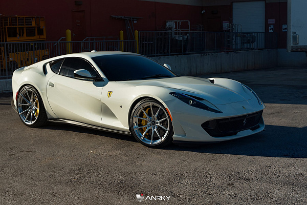 Фото дисков Anrky AN12 Полированный лак на Ferrari 812