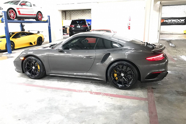 Фото дисков HRE S201 Черный сатин на Porsche 911 VII