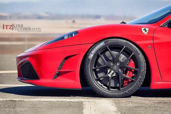 Фото дисков HRE R101 Черный сатин на Ferrari F430