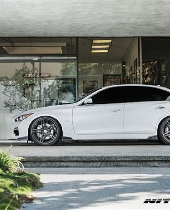Фото дисков VFS-5 Глянцевый графит на Infiniti Q50