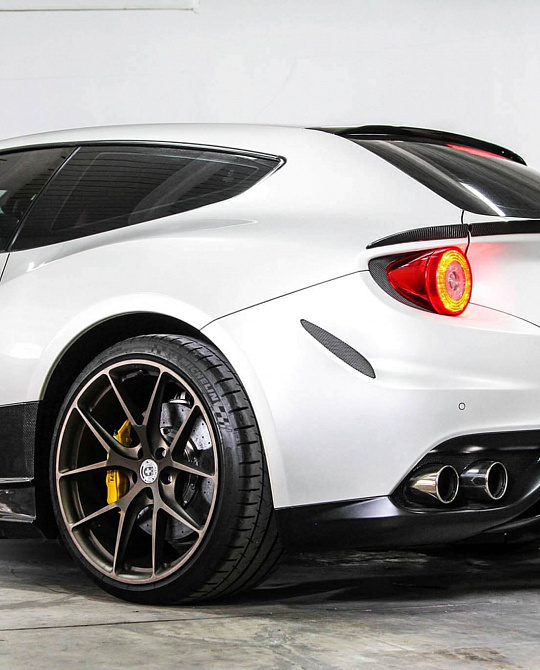 Фото дисков P101 Сатиновая бронза на Ferrari FF