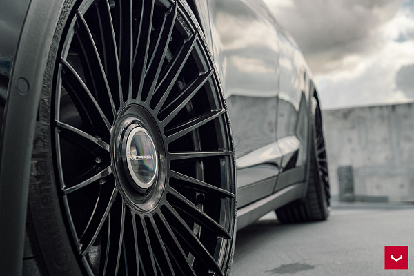 Фото дисков Vossen HF-8 Черный глянец на Tesla Model X