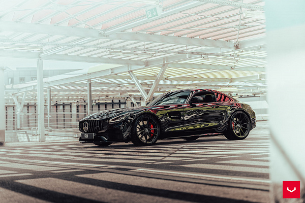 Фото дисков Vossen M-X2 Черный глянец на Mercedes-Benz AMG GT I