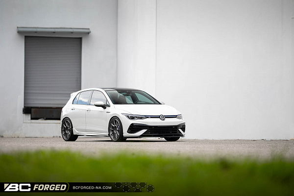 Volkswagen MK8 Golf R