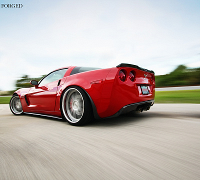 Фото дисков Strasse Wheels R10 Signature на Chevrolet Corvette C6
