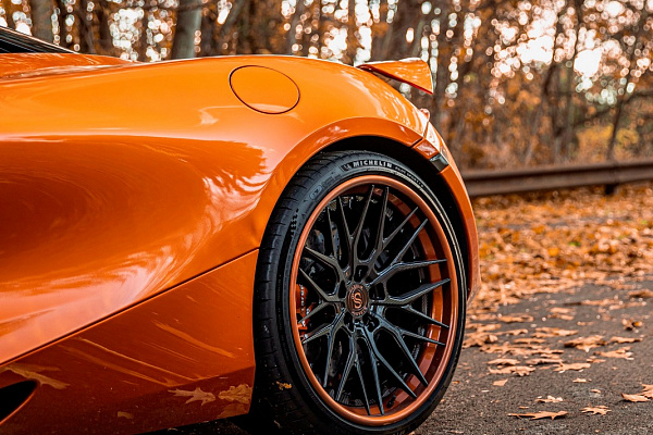 Фото дисков Strasse Wheels SV10M Deep Concave FS Другой цвет на McLaren 720S