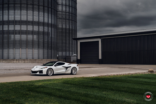 Фото дисков Vossen S21-02 Глянцевый лак на Chevrolet Corvette C8