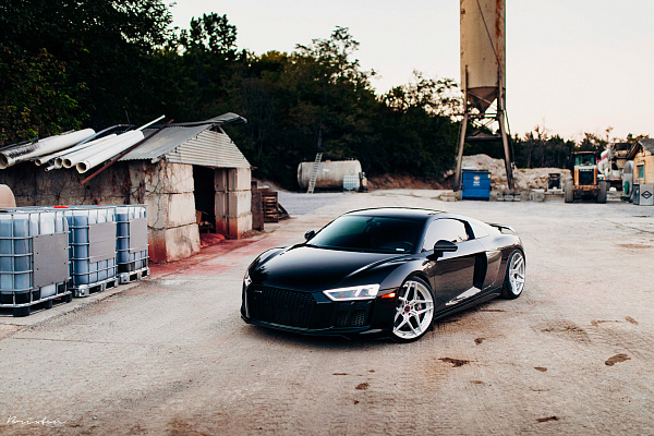 Фото дисков Brixton Forged WR7 Глянцевый лак на Audi R8 (4S)