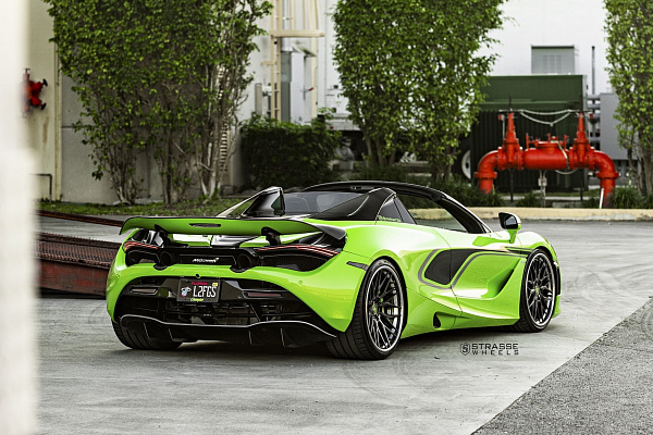 Фото дисков Strasse Wheels SV10M Deep Concave FS Черный глянец на McLaren 720S