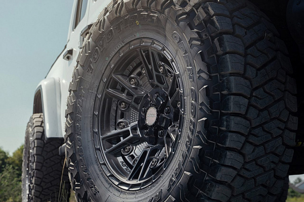 Фото дисков 4PLAY 4PS01 Черный глянец на Jeep Gladiator II (JT)