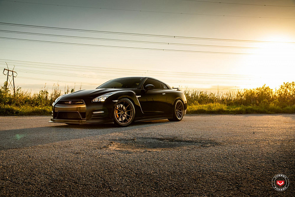 Фото дисков Vossen M-X2 Глянцевая бронза на Nissan GT-R
