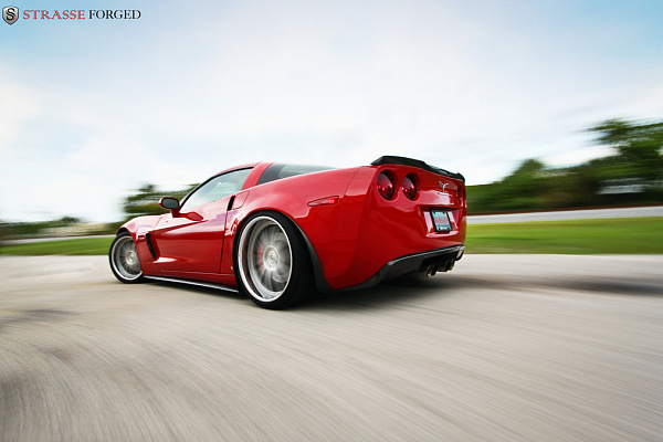Фото дисков Strasse Wheels R10 Signature Глянцевый лак на Chevrolet Corvette C6