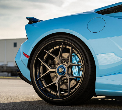 Фото дисков Brixton Forged PF7 на Lamborghini Huracan