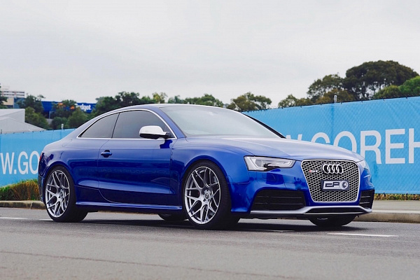 Фото дисков HRE FF01 Серебро на Audi A/S/RS 5 (8T)