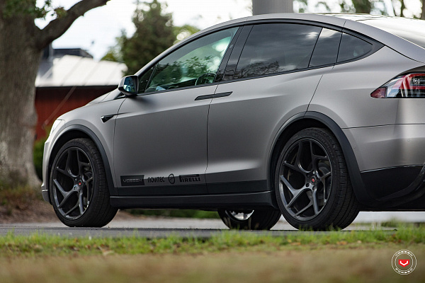 Фото дисков Vossen CG-205T Глянцевый графит на Tesla Model X