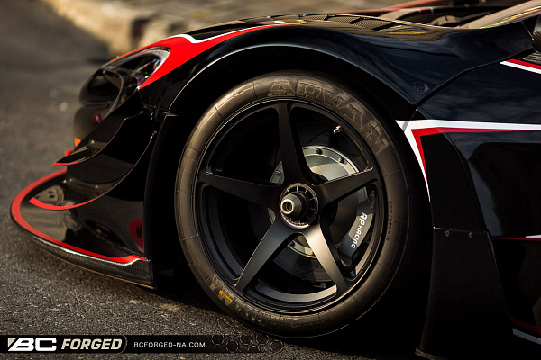 Фото дисков BC Forged RS45 Черный матовый на McLaren 650S