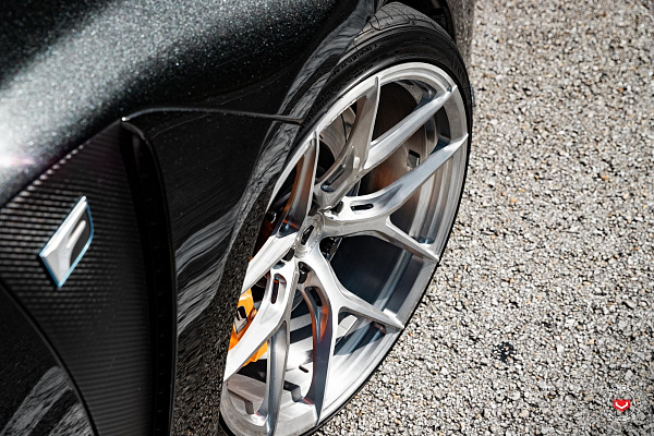 Фото дисков Vossen S21-01 Глянцевый тонированный лак на Ferrari 488