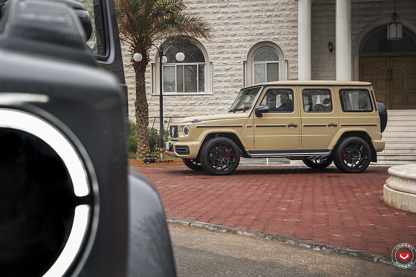 Фото дисков Vossen UV-4 Черный глянец на Mercedes-Benz G-Class III