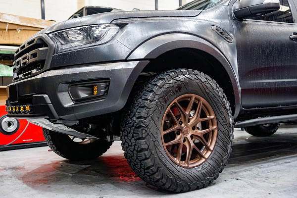 Фото дисков HRE P161 Сатиновая бронза на Ford Ranger T6