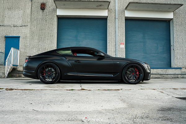 Фото дисков Anrky S1-X1 Черный глянец на Bentley Continental GT III