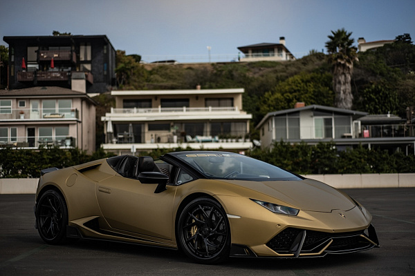 Фото дисков Savini SV67 Черный глянец на Lamborghini Huracan