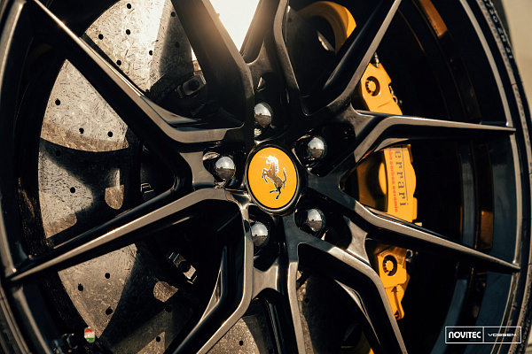 Фото дисков NOVITEC NF8 Черный глянец на Ferrari F8