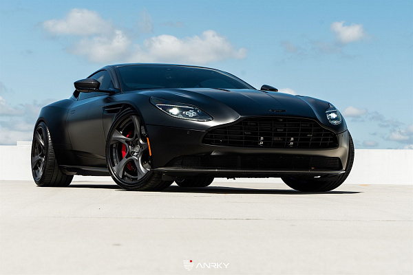 Фото дисков Anrky XR-305 Сатиновый графит на Aston Martin DB11