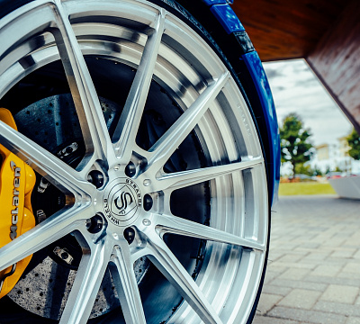Фото дисков Strasse Wheels SV10 Deep Concave Duoblock на McLaren 720S