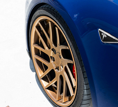 Фото дисков Strasse Wheels SM7T Deep Concave на Tesla Model S