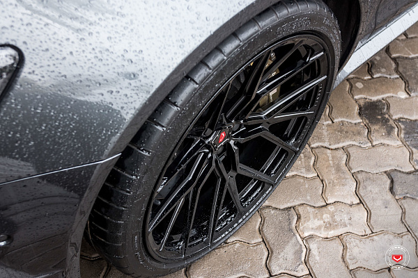 Фото дисков Vossen M-X3 Черный глянец на Audi A/RS 6 (C7)