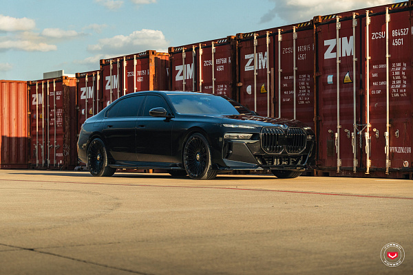 Фото дисков Vossen S17-14 Черный глянец на BMW 7 (G70)