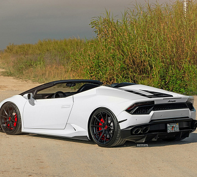 Фото дисков Strasse Wheels SV10 Deep Concave Duoblock на Lamborghini Huracan