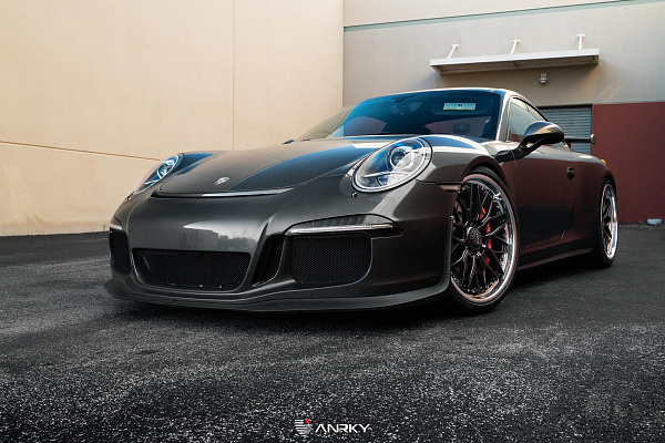 Фото дисков Anrky RS1 Черный глянец на Porsche 911 VII