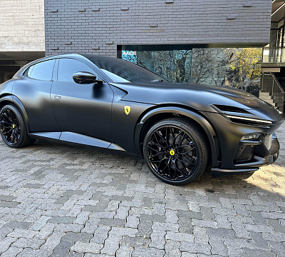 Фото дисков HRE P200 на Ferrari Purosangue