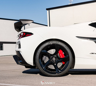 Фото дисков Anrky XR-105 на Chevrolet Corvette C8