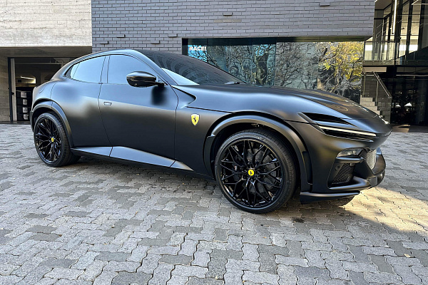 Фото дисков HRE P200 Черный глянец на Ferrari Purosangue