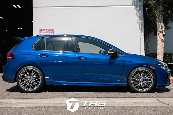 Фото дисков HRE FF28 Серебро на Volkswagen Golf VIII