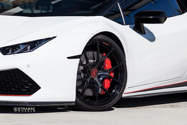 Фото дисков Strasse Wheels SM5R Deep Concave Monoblock Другой цвет на Lamborghini Huracan