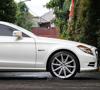 Фото дисков Vossen VFS-10 на Mercedes-Benz CLS (C218)