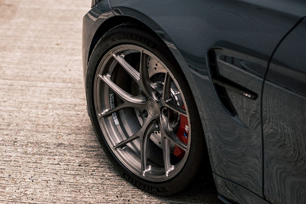 Фото дисков Bola FP2 Глянцевый тонированный лак на BMW 3/M3 (F3x/F80)
