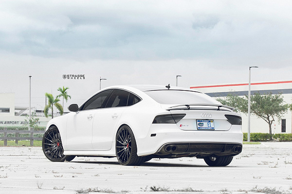 Фото дисков Strasse Wheels SV15T Deep Concave Monoblock Другой цвет на Audi A/RS 7 (4G)