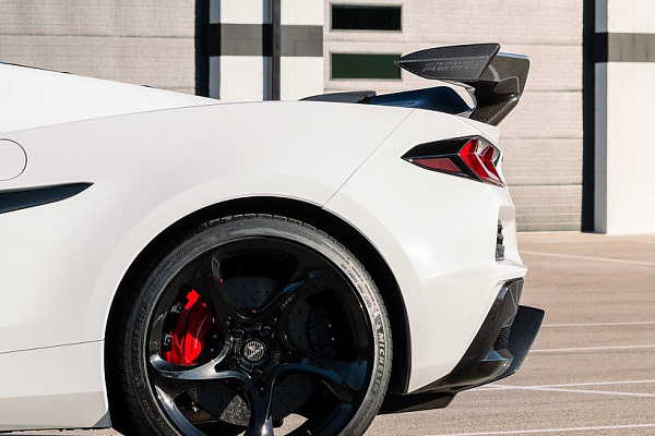 Фото дисков Anrky XR-105 Черный глянец на Chevrolet Corvette C8