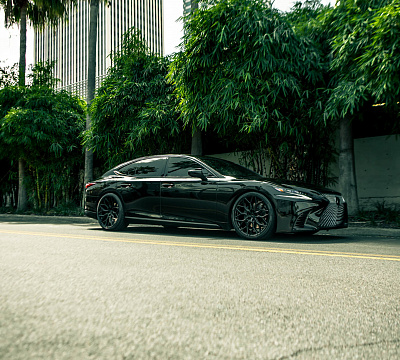 Фото дисков Vossen HF-2 на  Lexus LS V