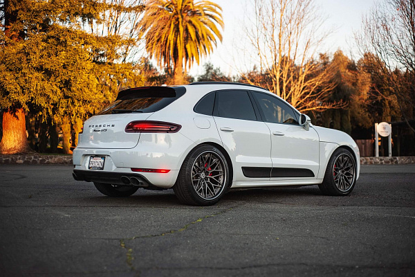 Фото дисков HRE S200 Сатиновый графит на Porsche Macan I
