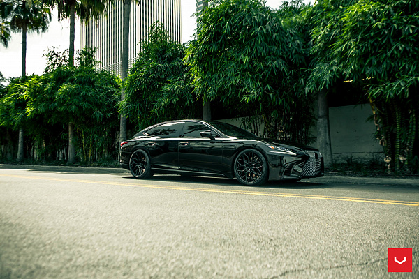 Lexus LS V