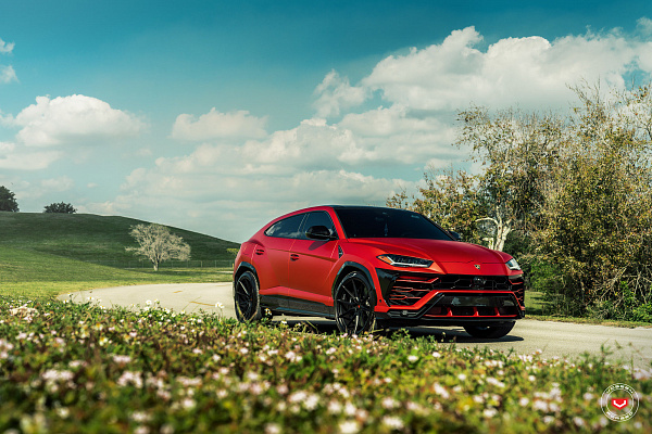 Фото дисков Vossen EVO-2 Черный глянец на Lamborghini Urus