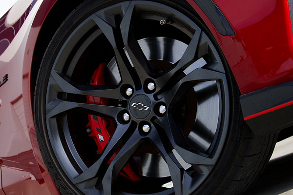Фото дисков MRR M017 Черный сатин на Chevrolet Camaro VI